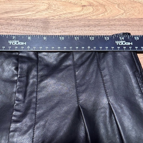 Free People Black Faux Leather Size 10 Pleated Front Trouser Pants Pockets Edgy - Picture 7 of 9